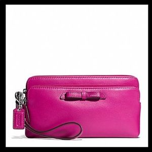 Coach: Wallet, Wristlet, Phone Holder, Organizer.